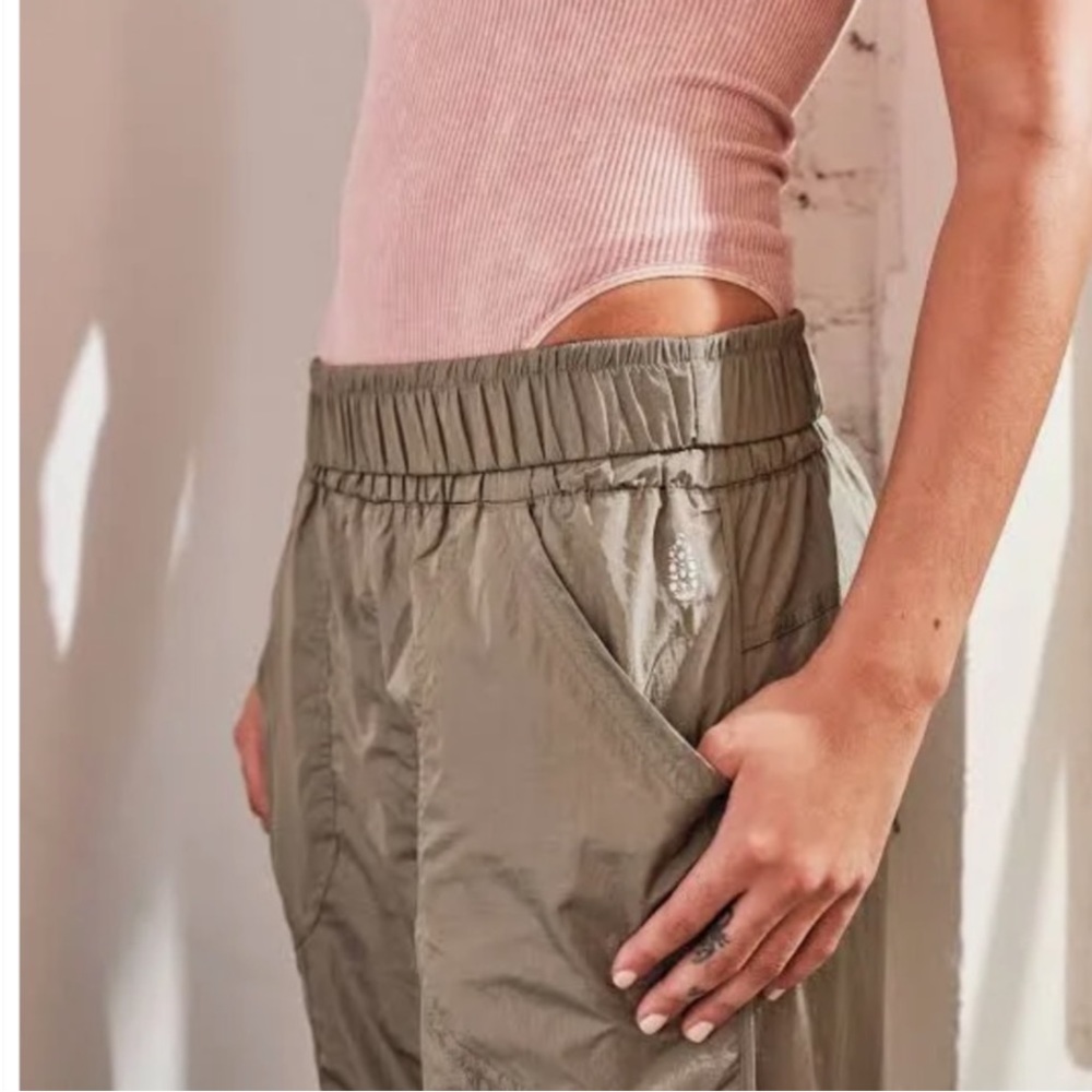 NWT Free People Movement The Way Home Smocked Joggers - Army - Size Small - Picture 6 of 16
